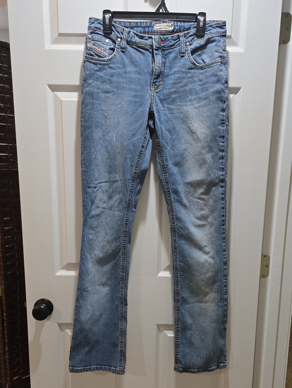 Twenty X Women's Distressed Light Blue Straight-Leg Jeans. Pre-owned. 9/10x36.